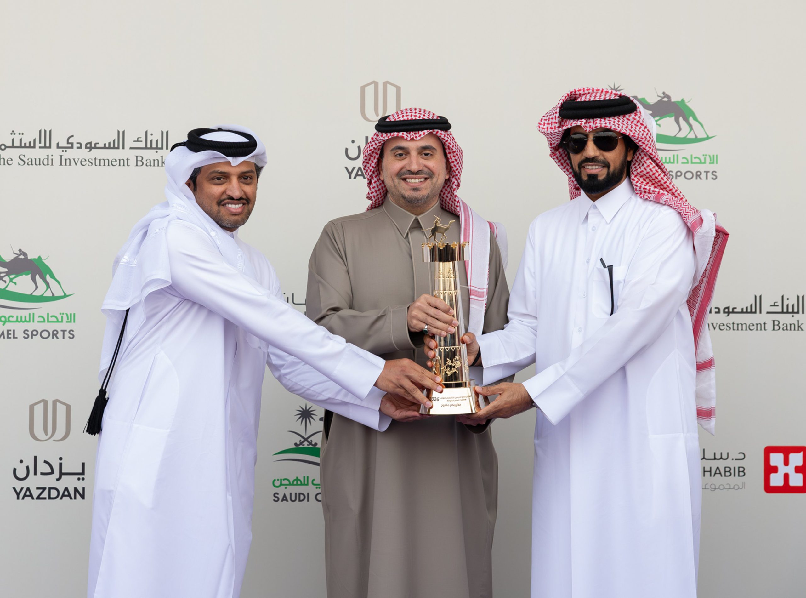 “المايدة” تهدي هجن الشحانية أول الكؤوس في مهرجان خادم الحرمين الشريفين