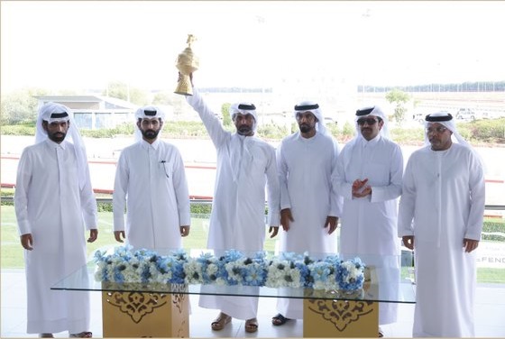 بكأس وبندقيتين.. هجن الشعار الأدعم تدشن انطلاقتها الأولى في ختامي المرموم